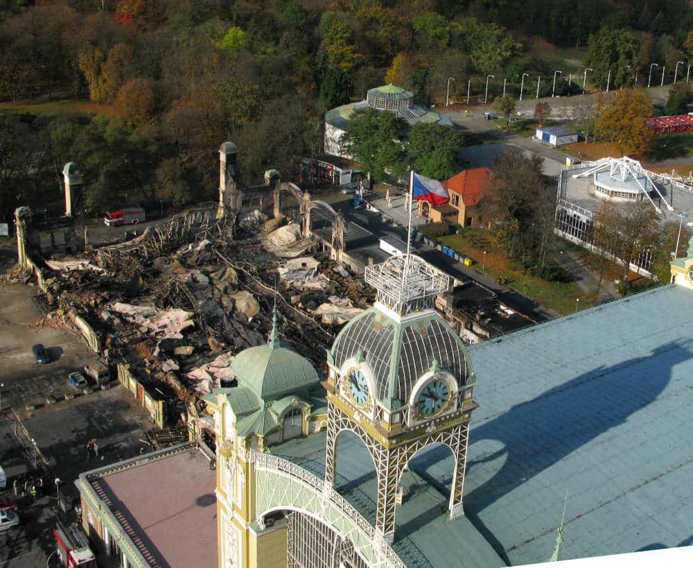 Průmyslový palác po vyhoření